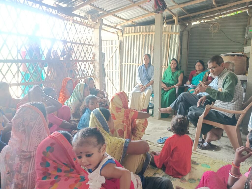 सामाजिक कार्यकर्ता बलराम चौरसिया ने वार्ड स्तरीय बाल संरक्षण समिति की भूमिका और महत्व पर विस्तार से जानकारी दी